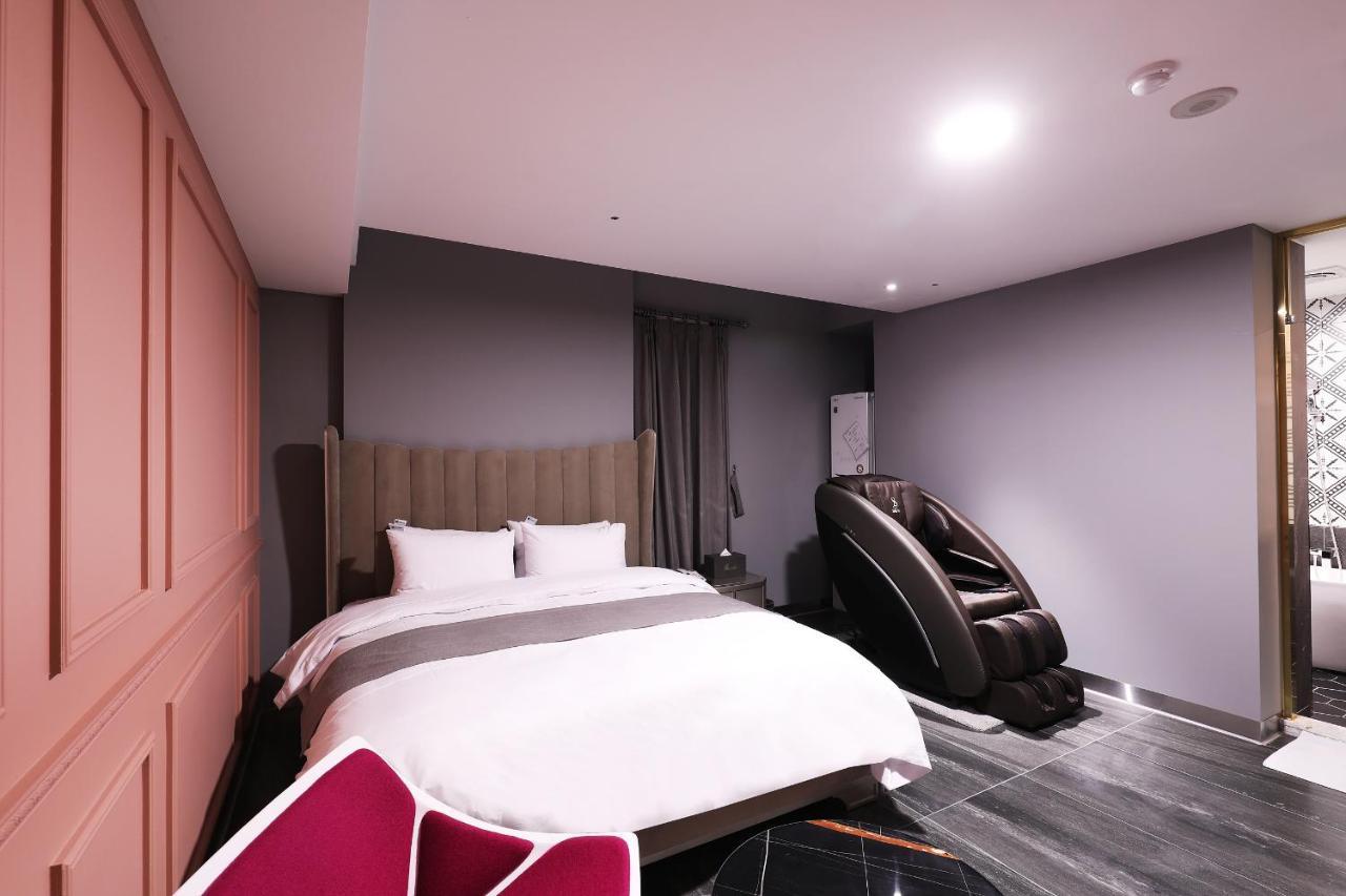 El Tower Hotel Gunsan Exterior photo