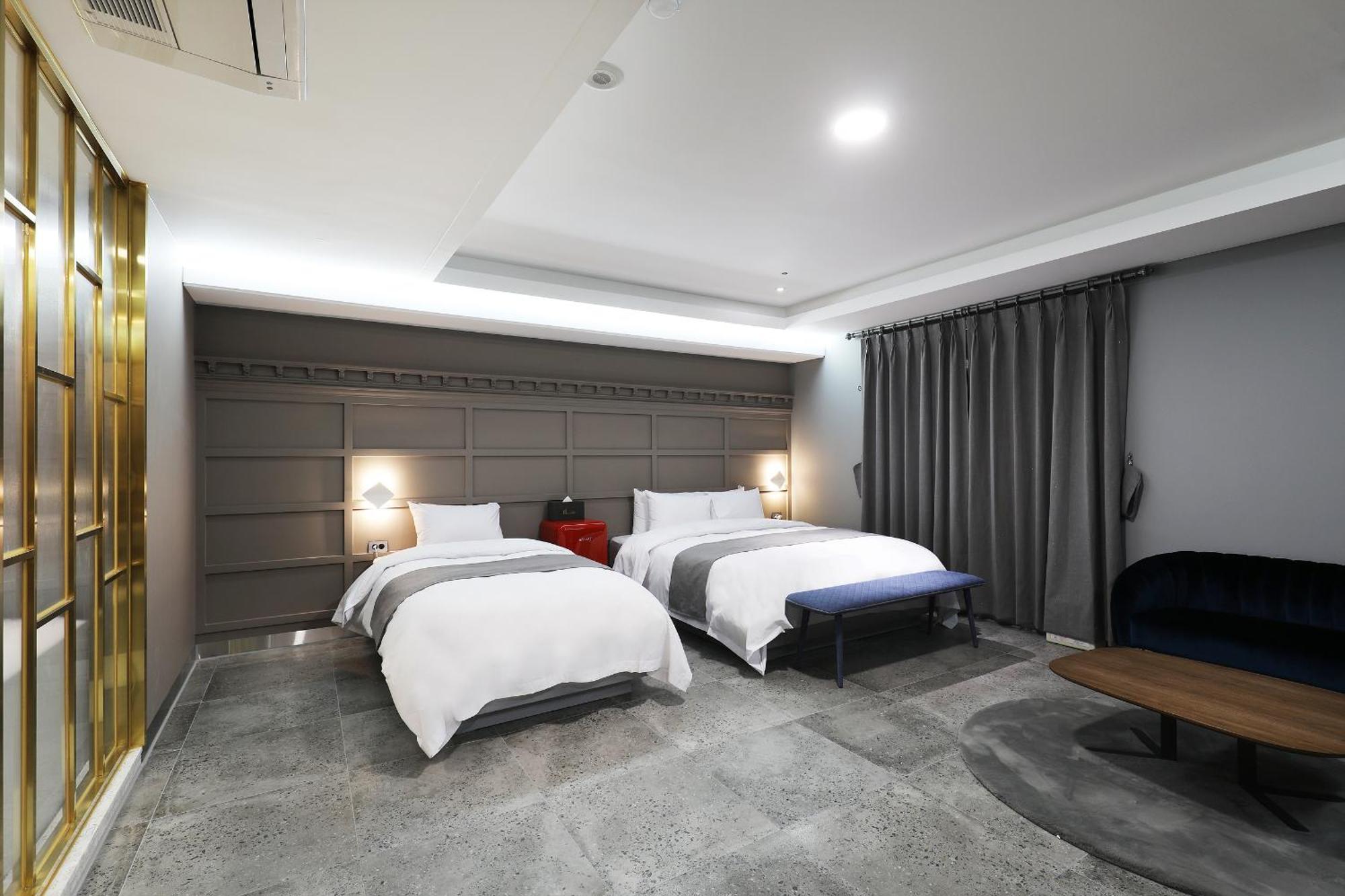 El Tower Hotel Gunsan Exterior photo