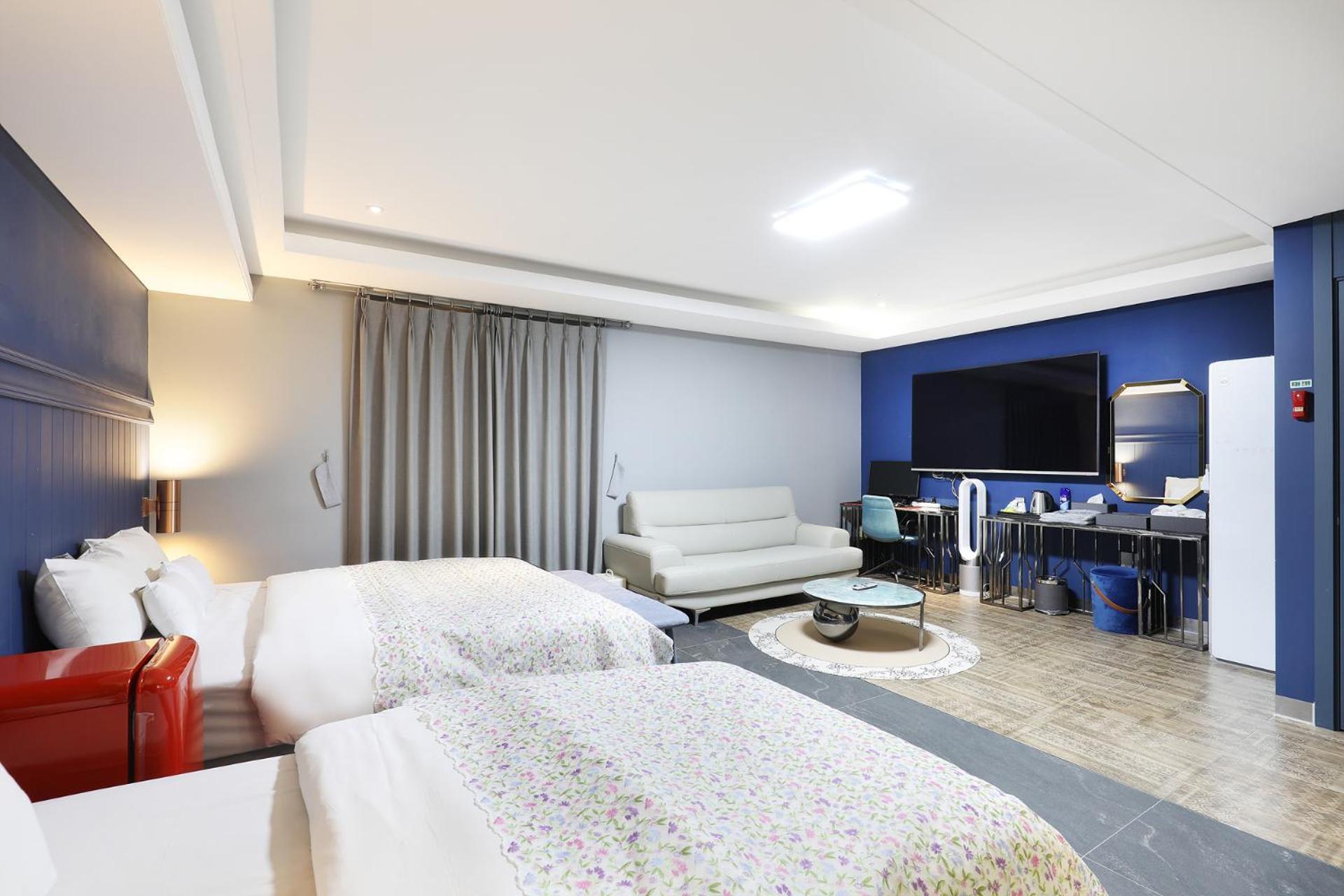 El Tower Hotel Gunsan Exterior photo